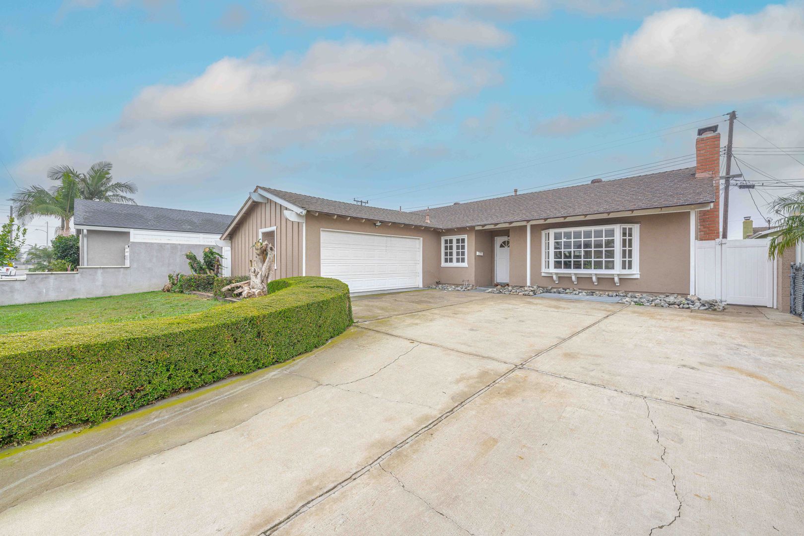 Huntington Beach House: 17391 Waal Circle