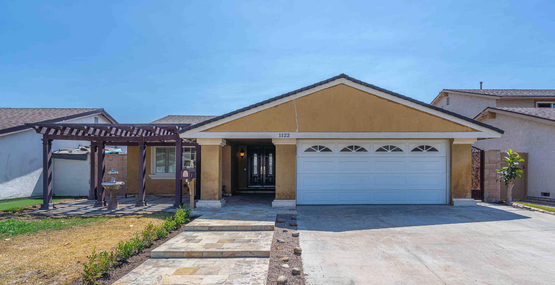 Anaheim House: 1122 S Peregrine Place
