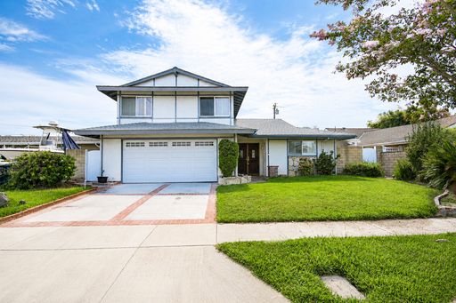 Huntington Beach Entertainer’s Dream with Pool, Spa & Spacious Bonus Room – photo 1