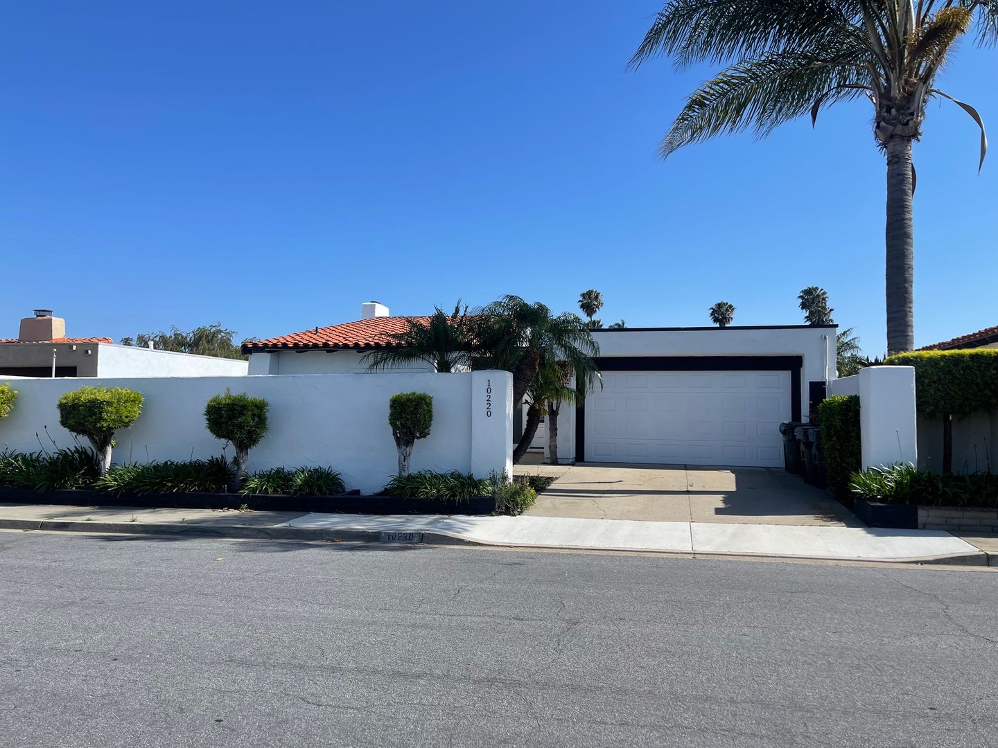 Fountain Valley House: 10220 El Monterey Avenue