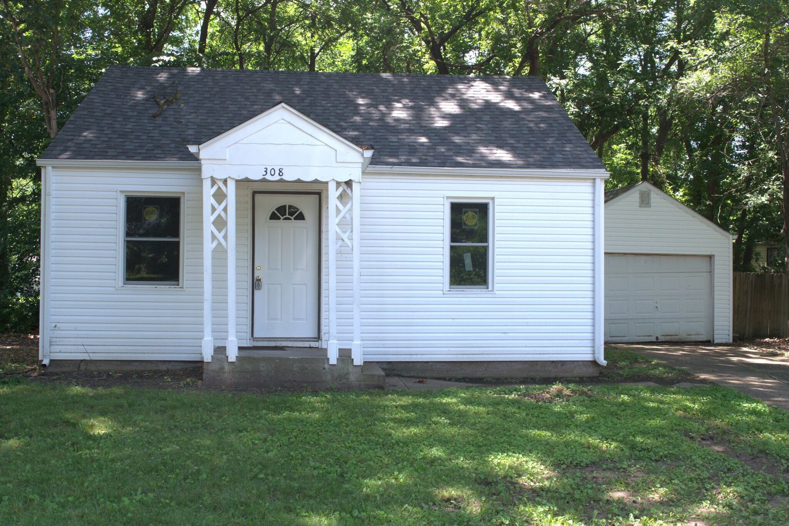 Columbia House: 308 Benton St.