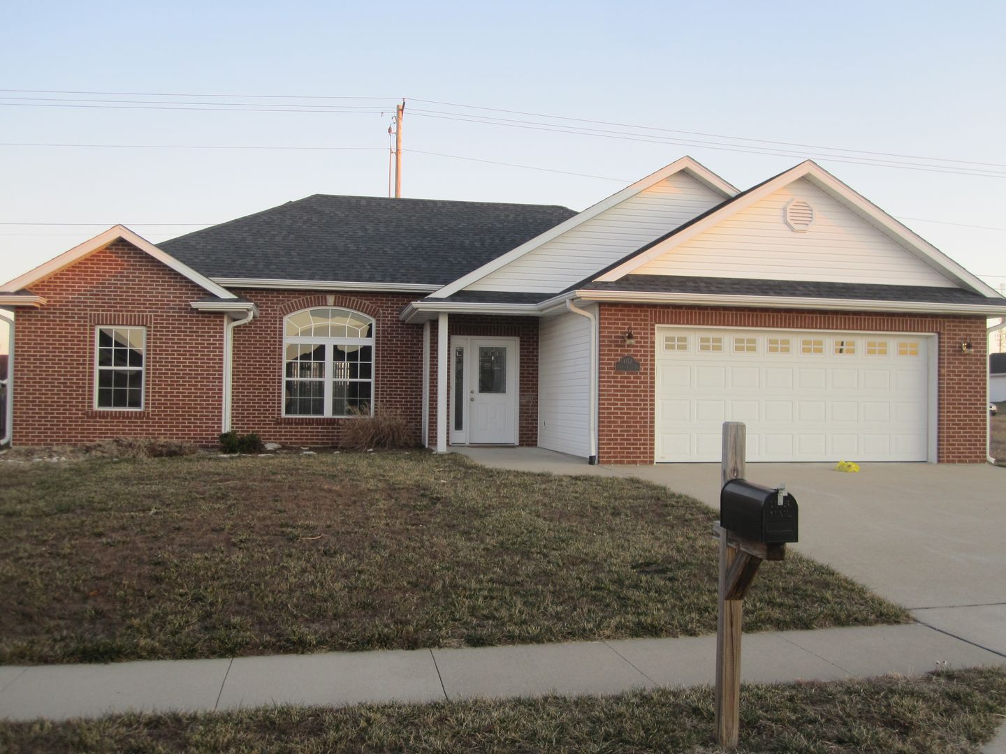Columbia House: 407 Golden Eagle Dr.