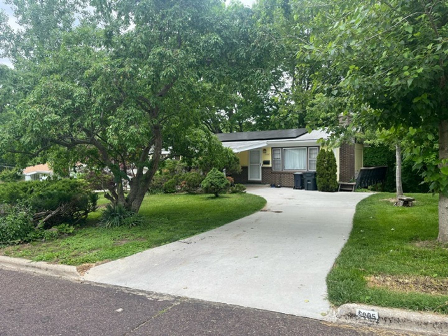 Columbia House: 2005 Woodlea Dr.
