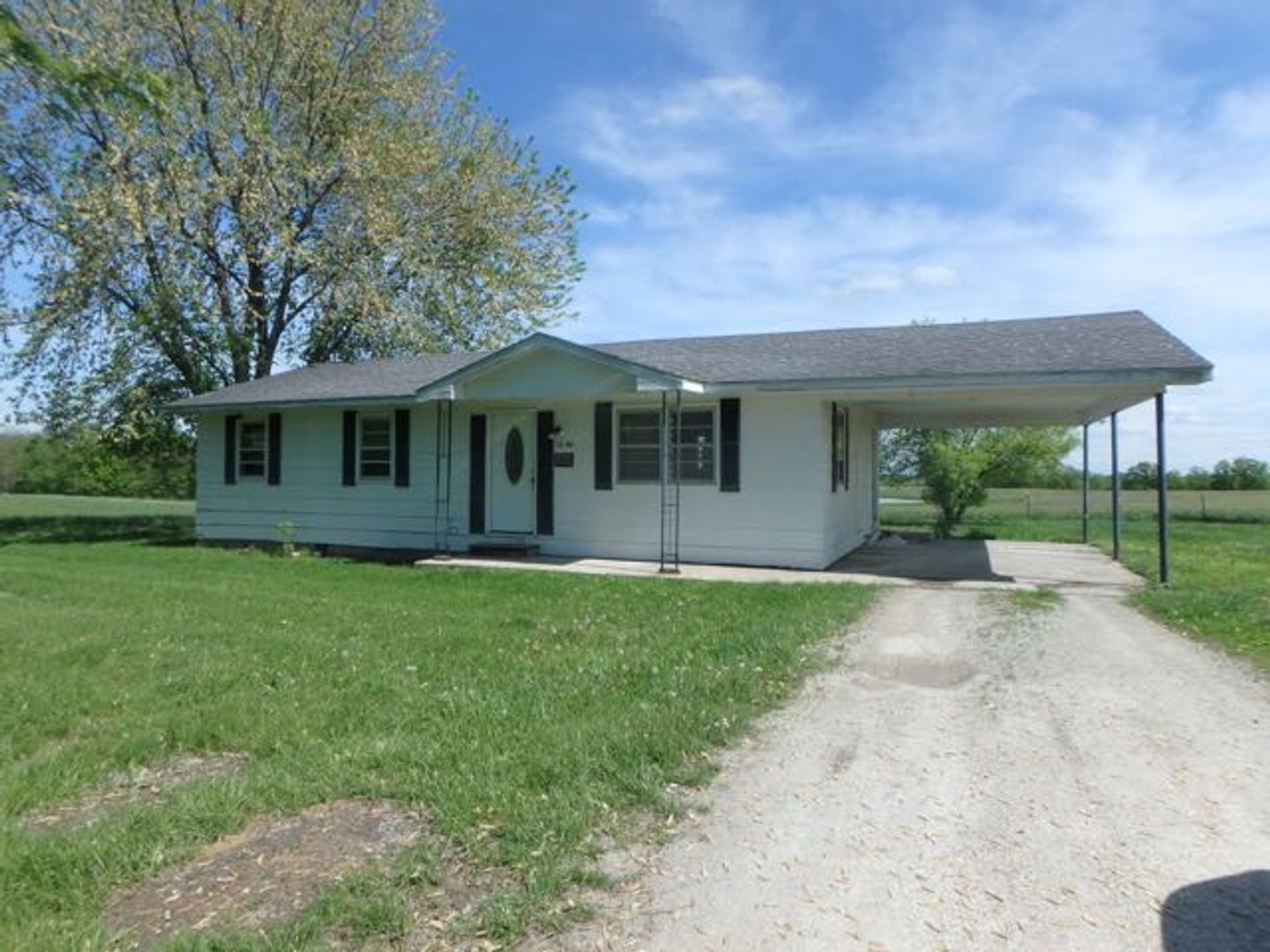 Harrisburg House: 12302 North Route J