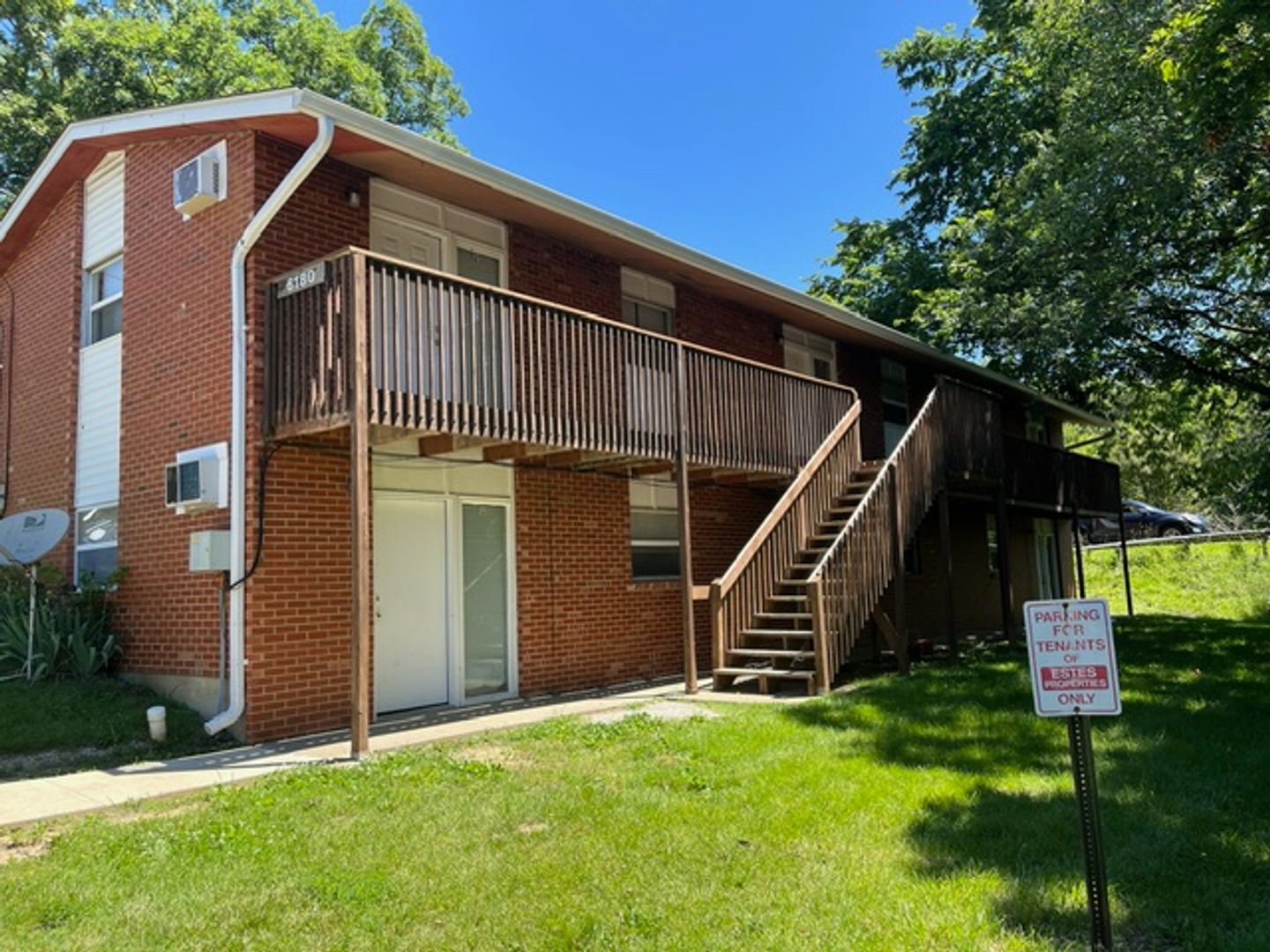 Columbia Apartment: 6180 N. East Circle Dr.