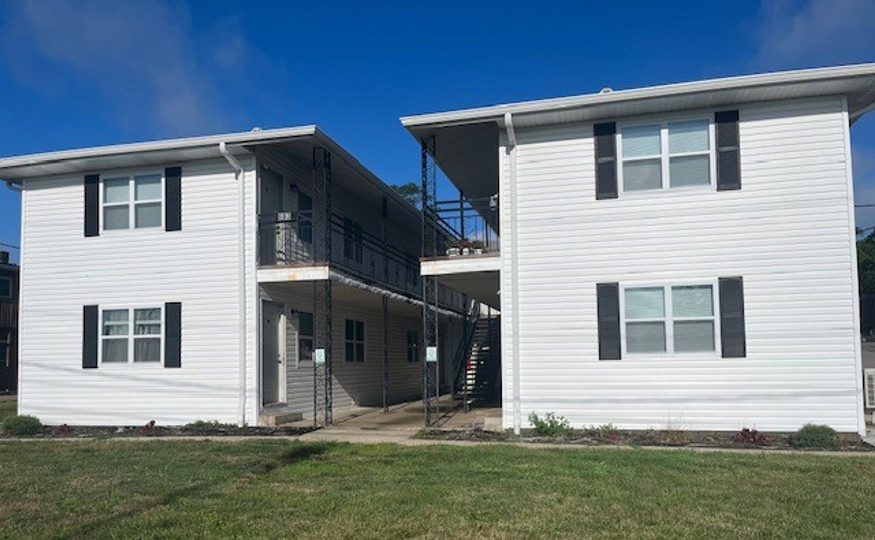 Columbia Apartment: 603 N. Old Highway 63