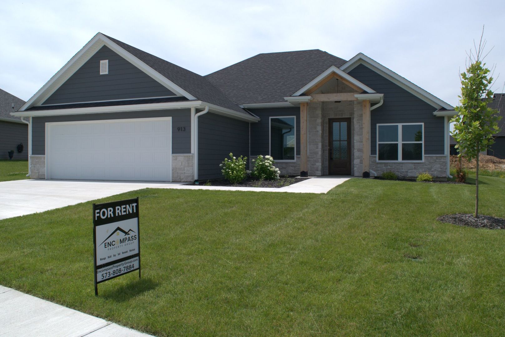 Columbia House: 913 Spyglass Ct.
