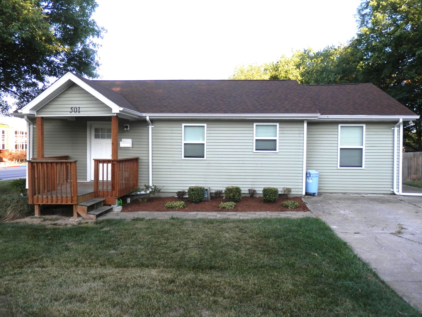 Columbia House: 501 Clinkscales Rd
