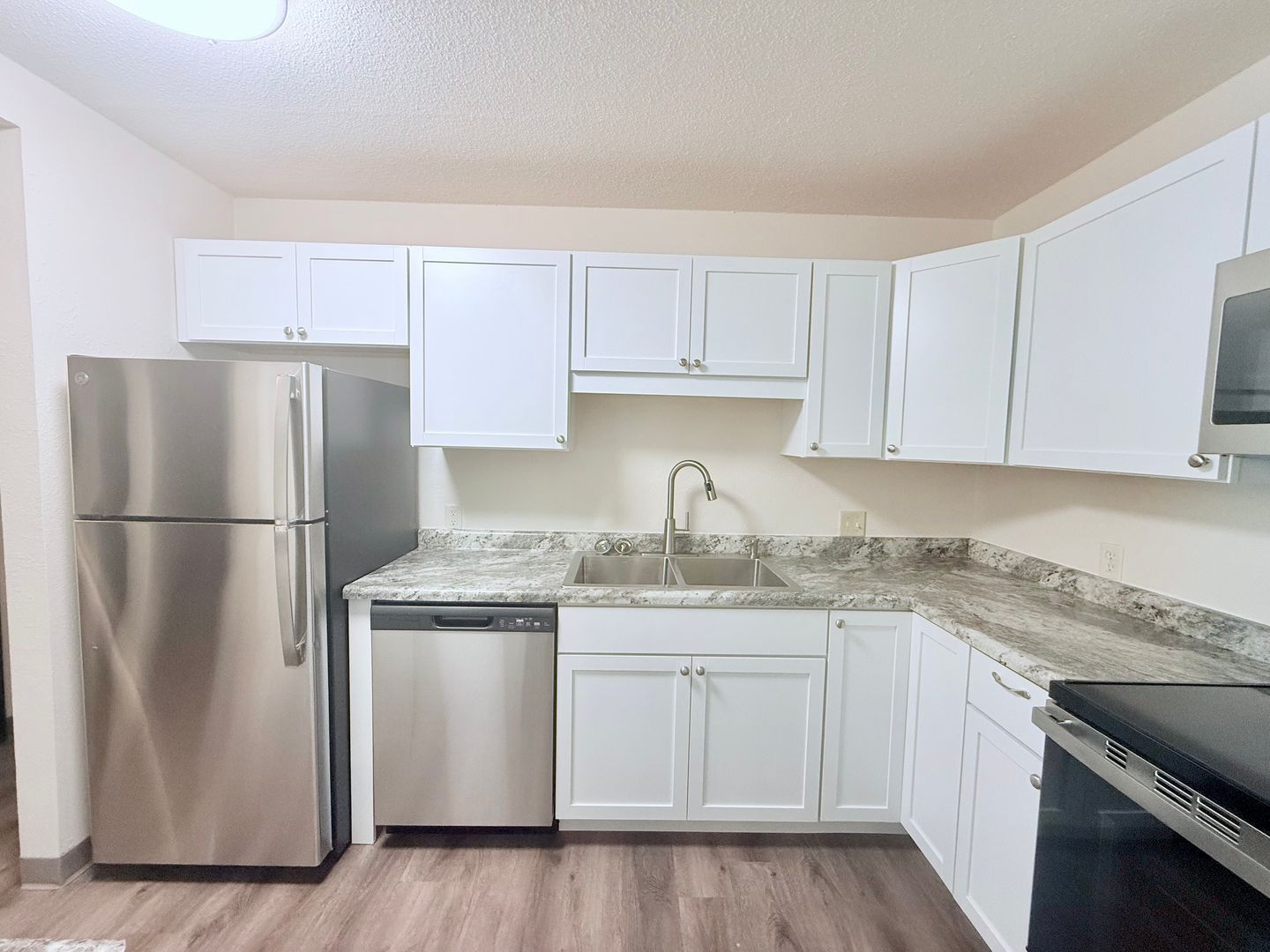 Duluth Apartment: 1900 Saint Louis Avenue