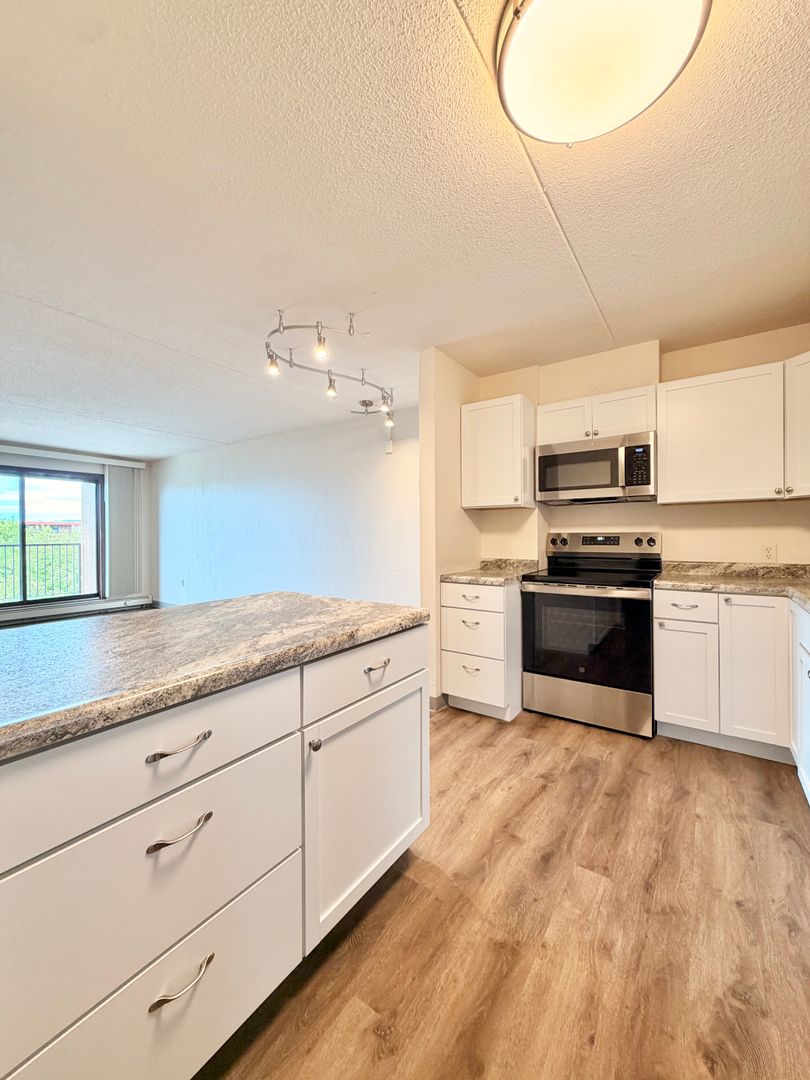 Duluth Apartment: 1900 Saint Louis Avenue