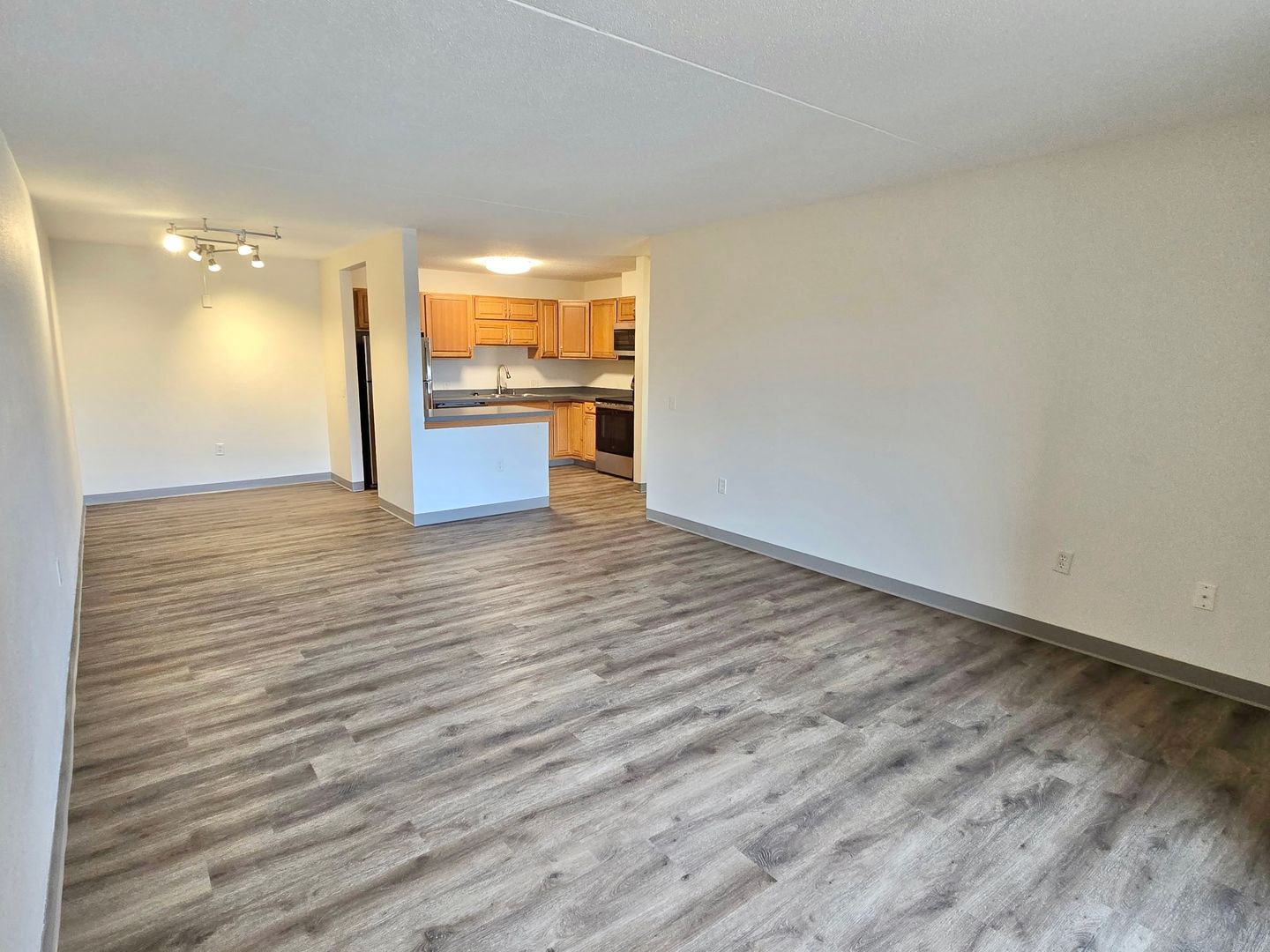 Duluth Apartment: 1900 Saint Louis Avenue