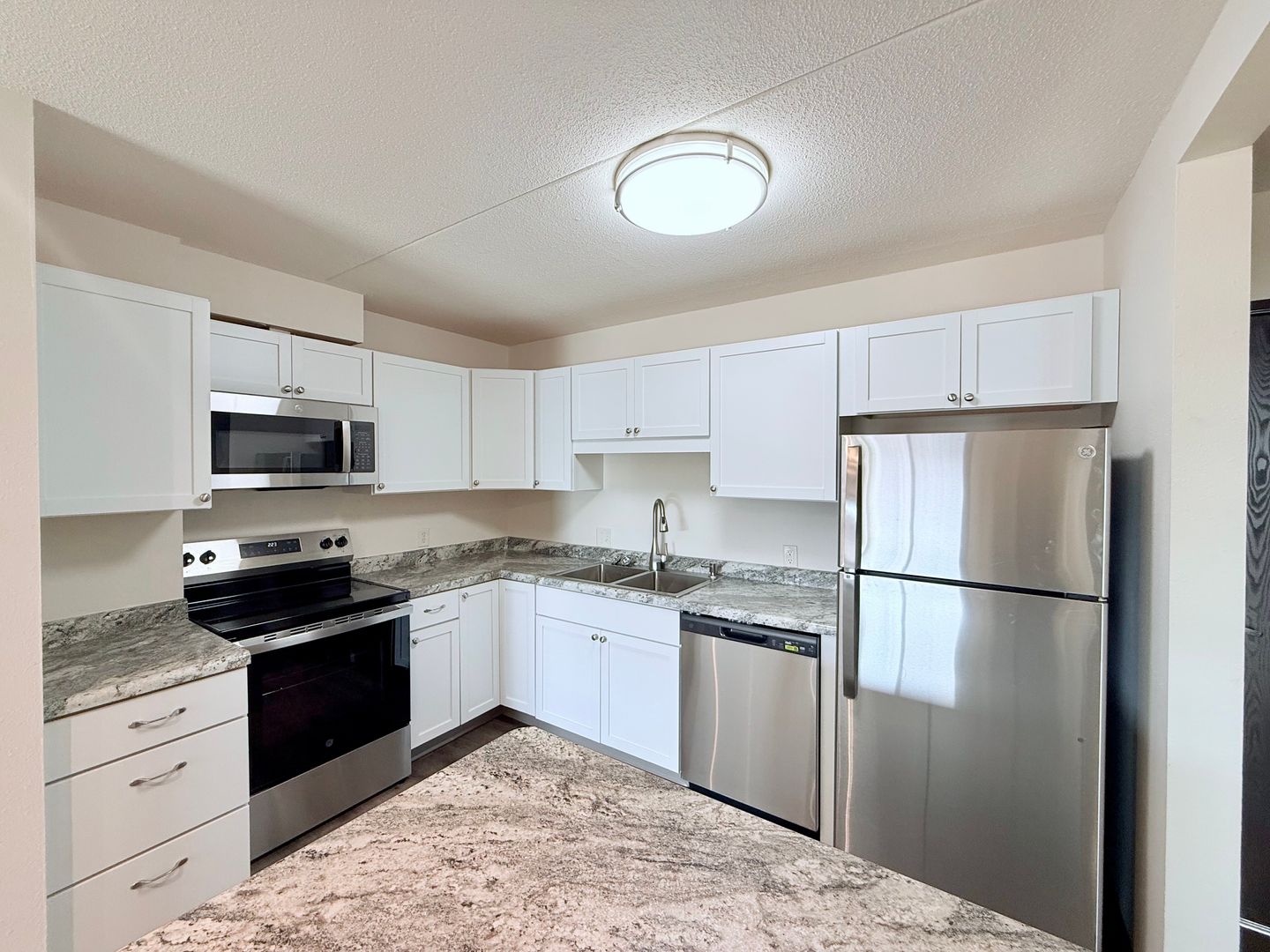 Duluth Apartment: 1900 Saint Louis Avenue