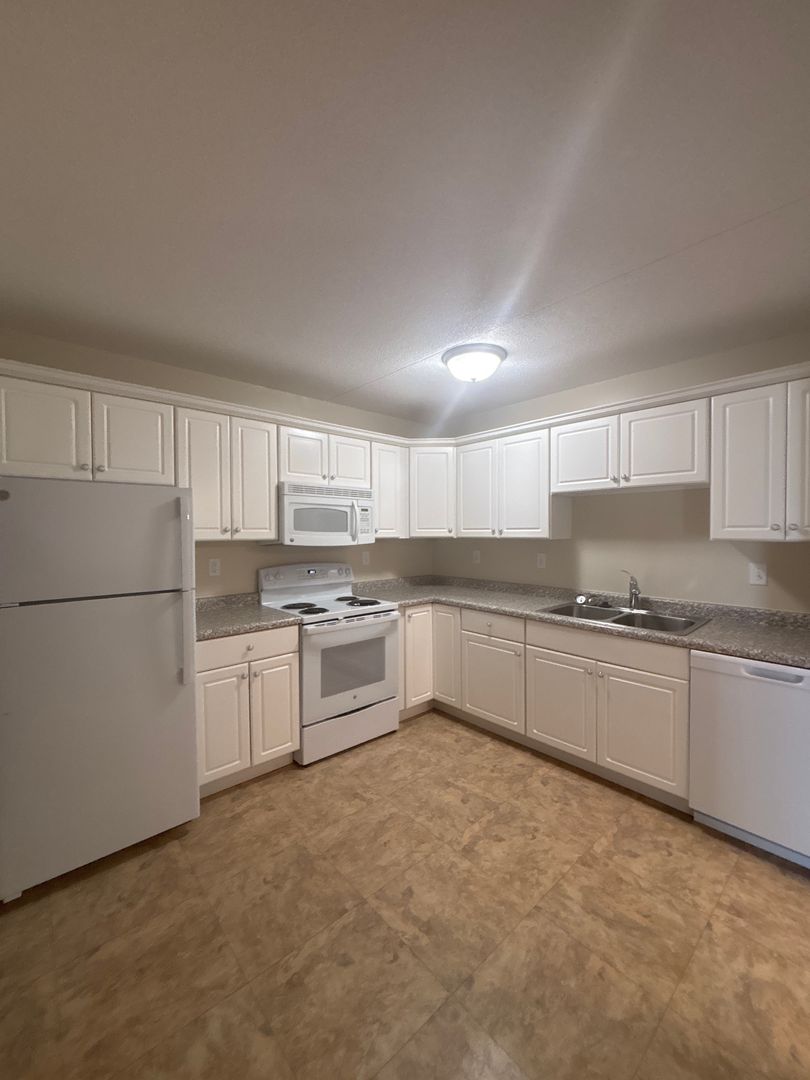 Duluth Apartment: 1408 Maple Grove Road