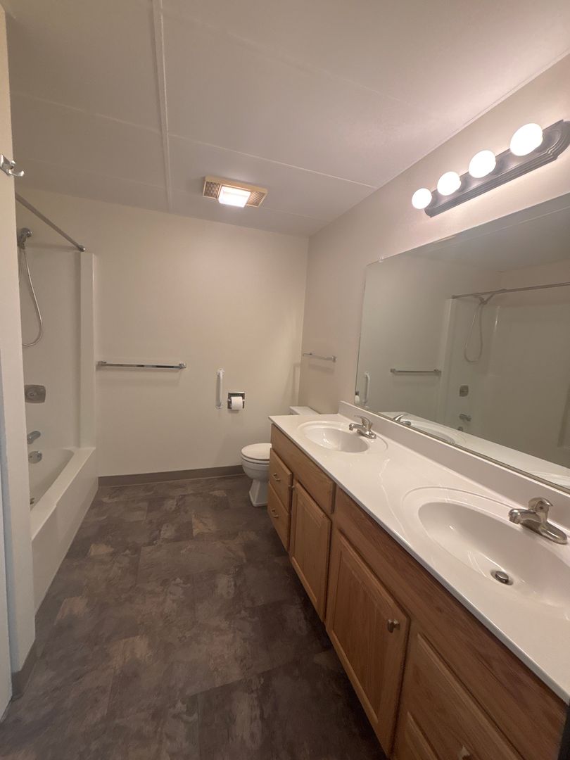 Hermantown Apartment: 4877 West Arrowhead Road