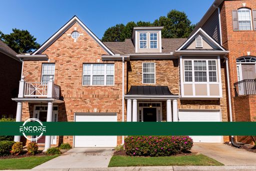 Beautiful Townhome in Duluth! – photo 1