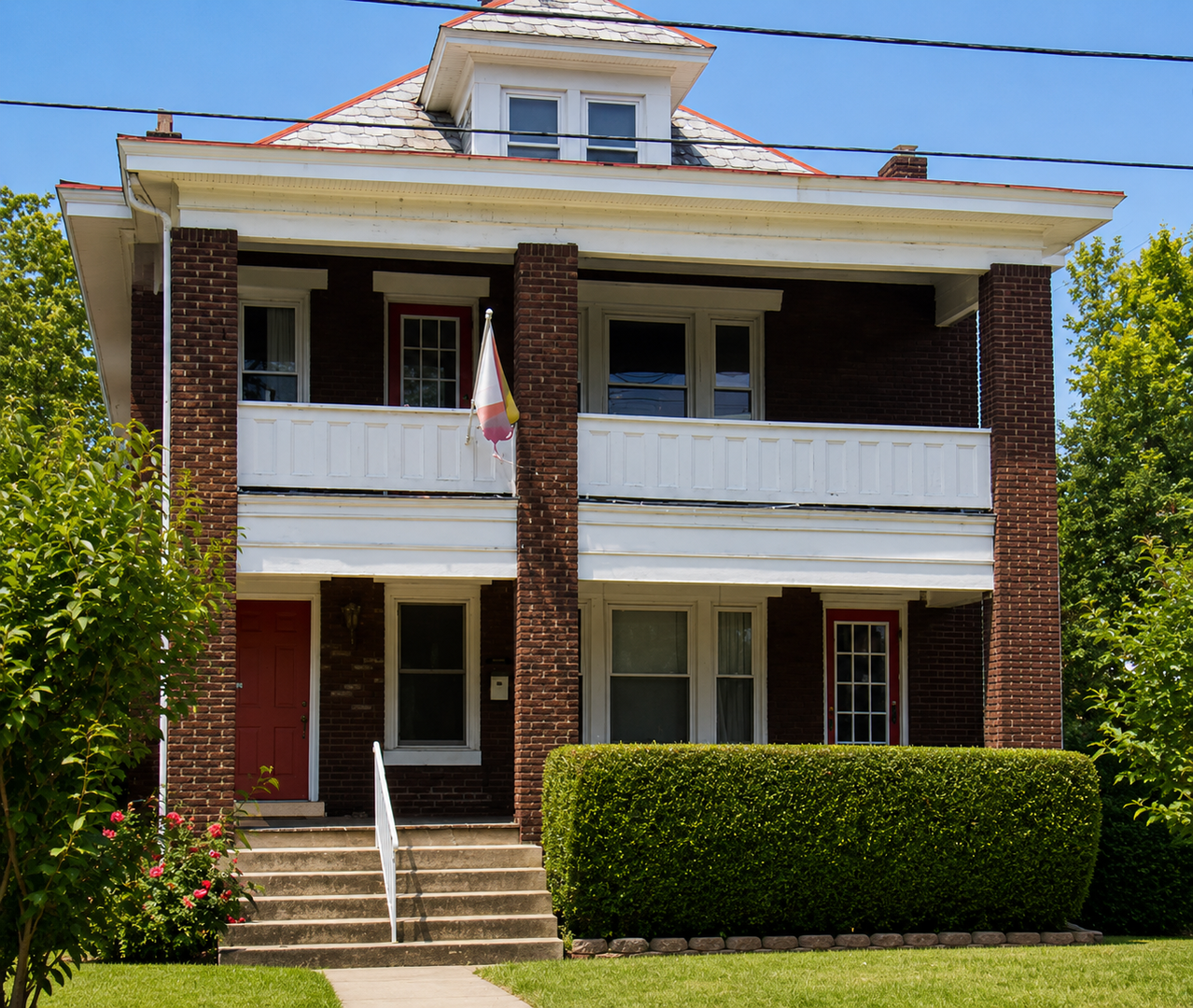 Columbus Apartment: 1995-1997 N 4th St