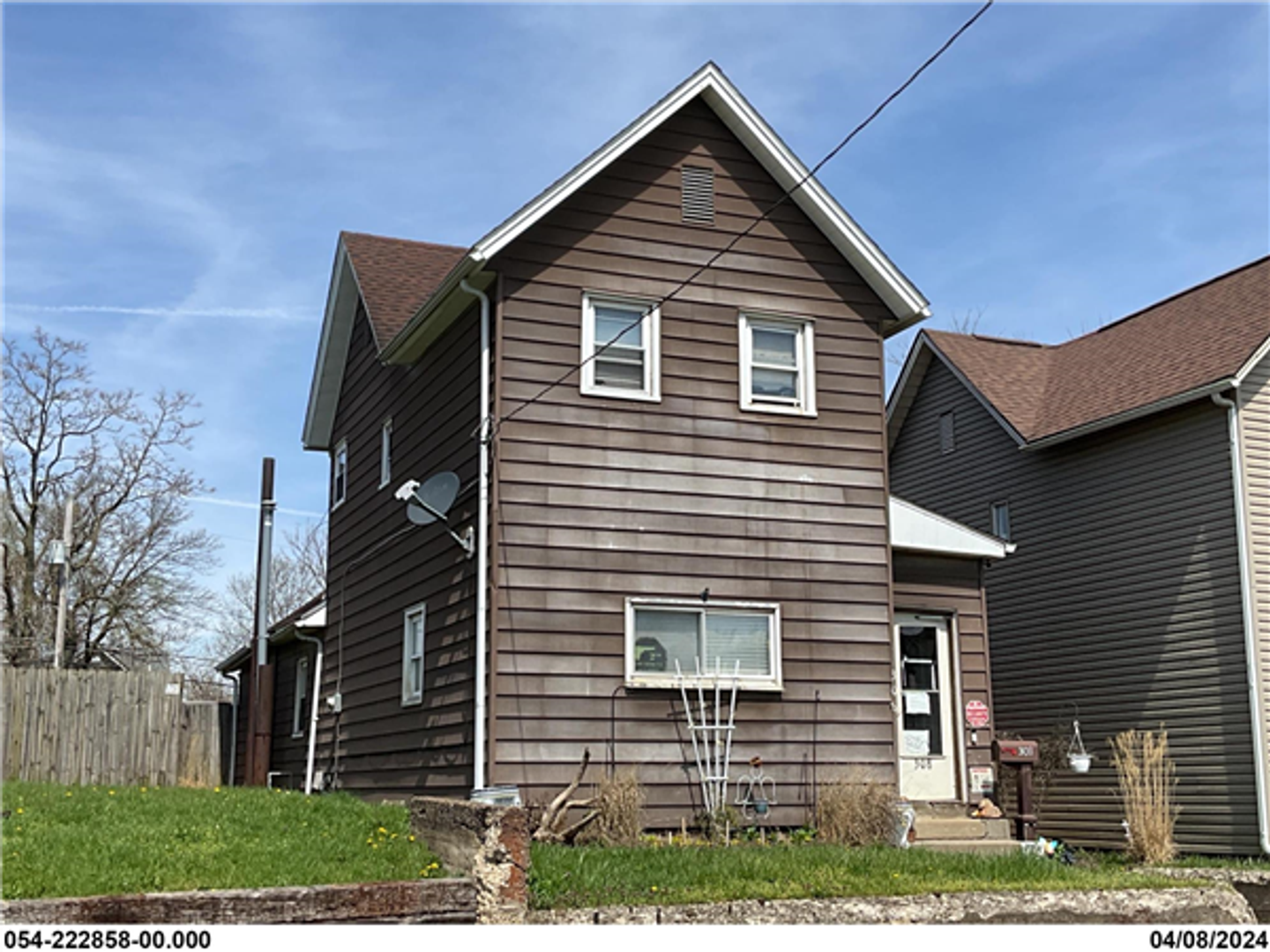 Newark House: 308 Wilson St
