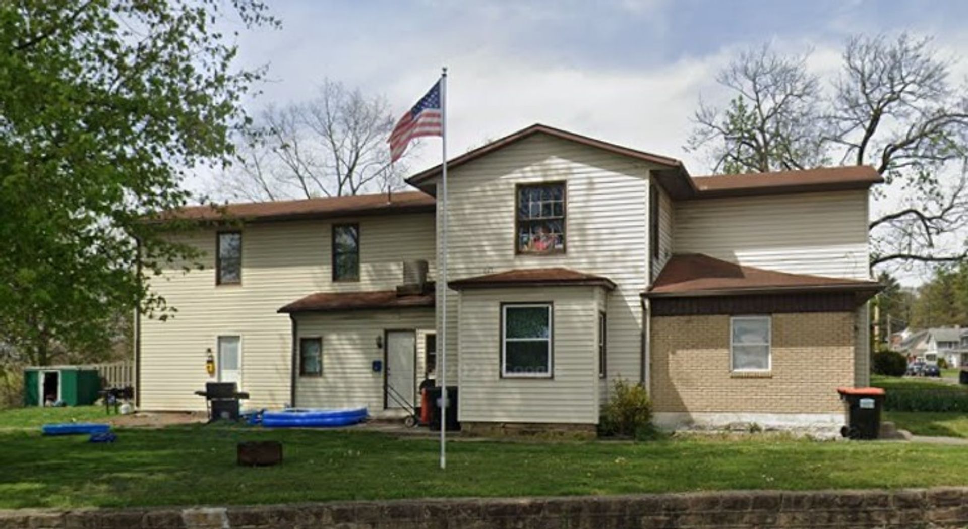 Newark Apartment: 91 N Buena Vista St