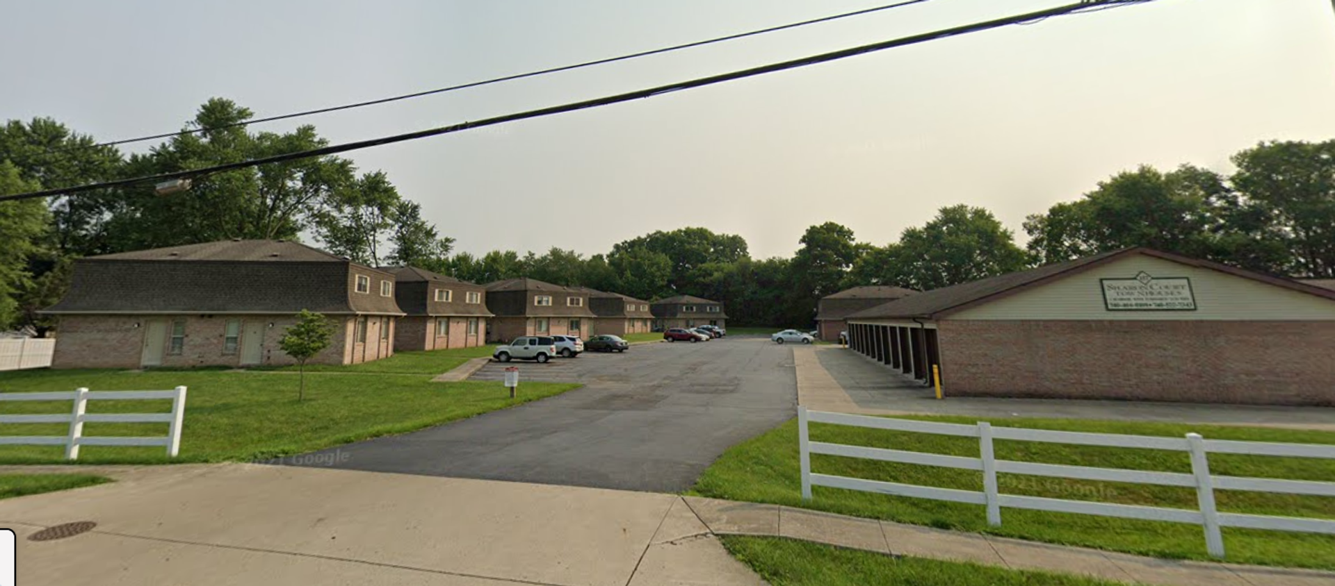 Hebron Townhome: 157 S High St
