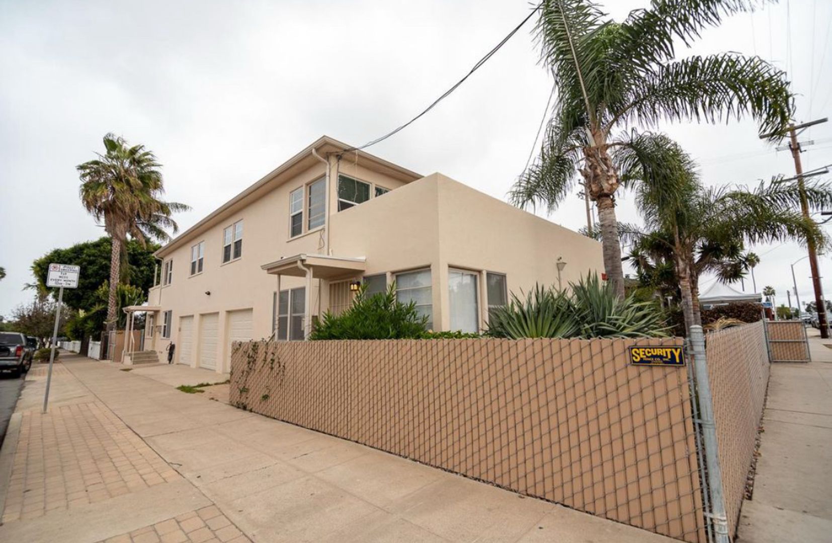 San Diego Apartment: 2168 Bacon St