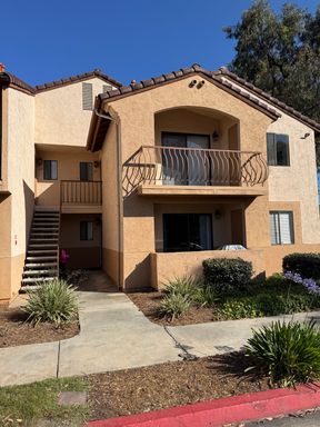 1 bed 1 ba in Rancho San Diego Available Now! – photo 1