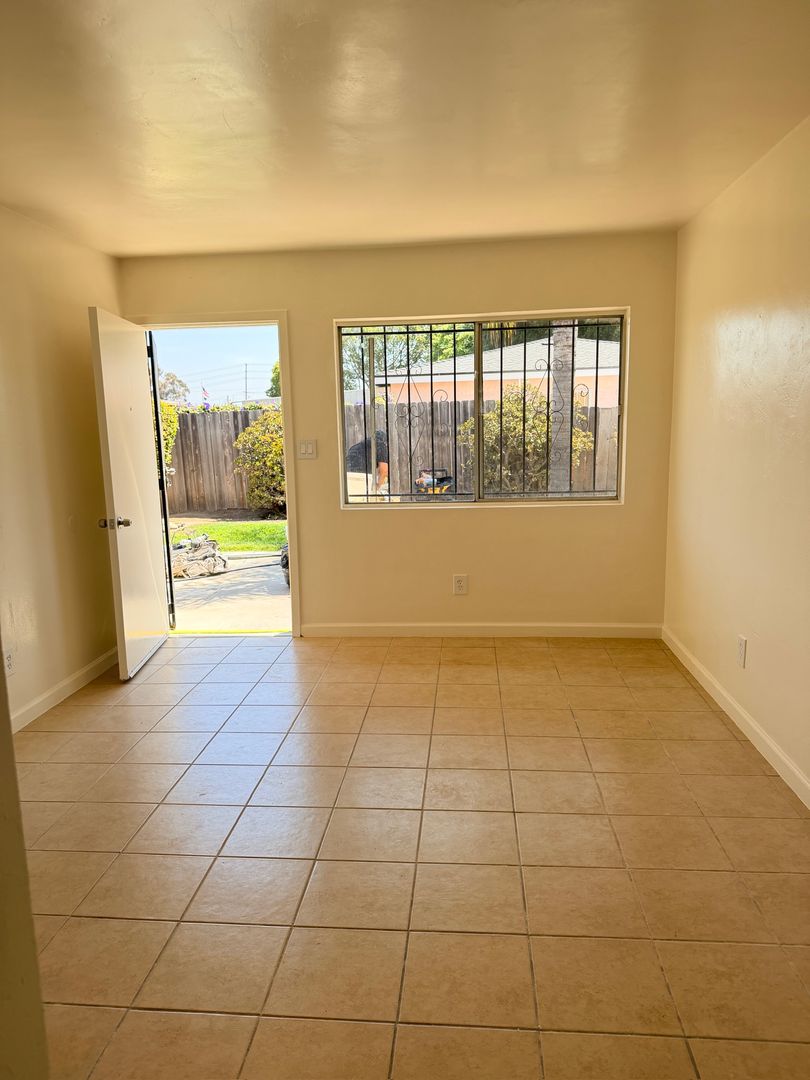 Chula Vista Apartment: 549 McIntosh St