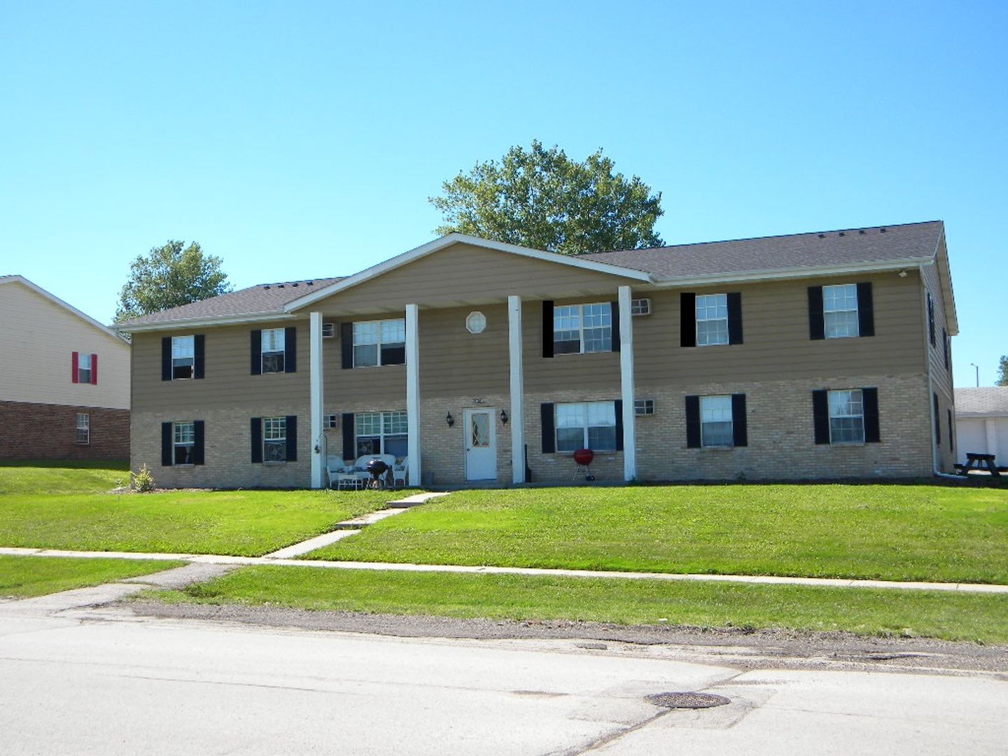 West Bend Apartment: 2036 Sylvan Way