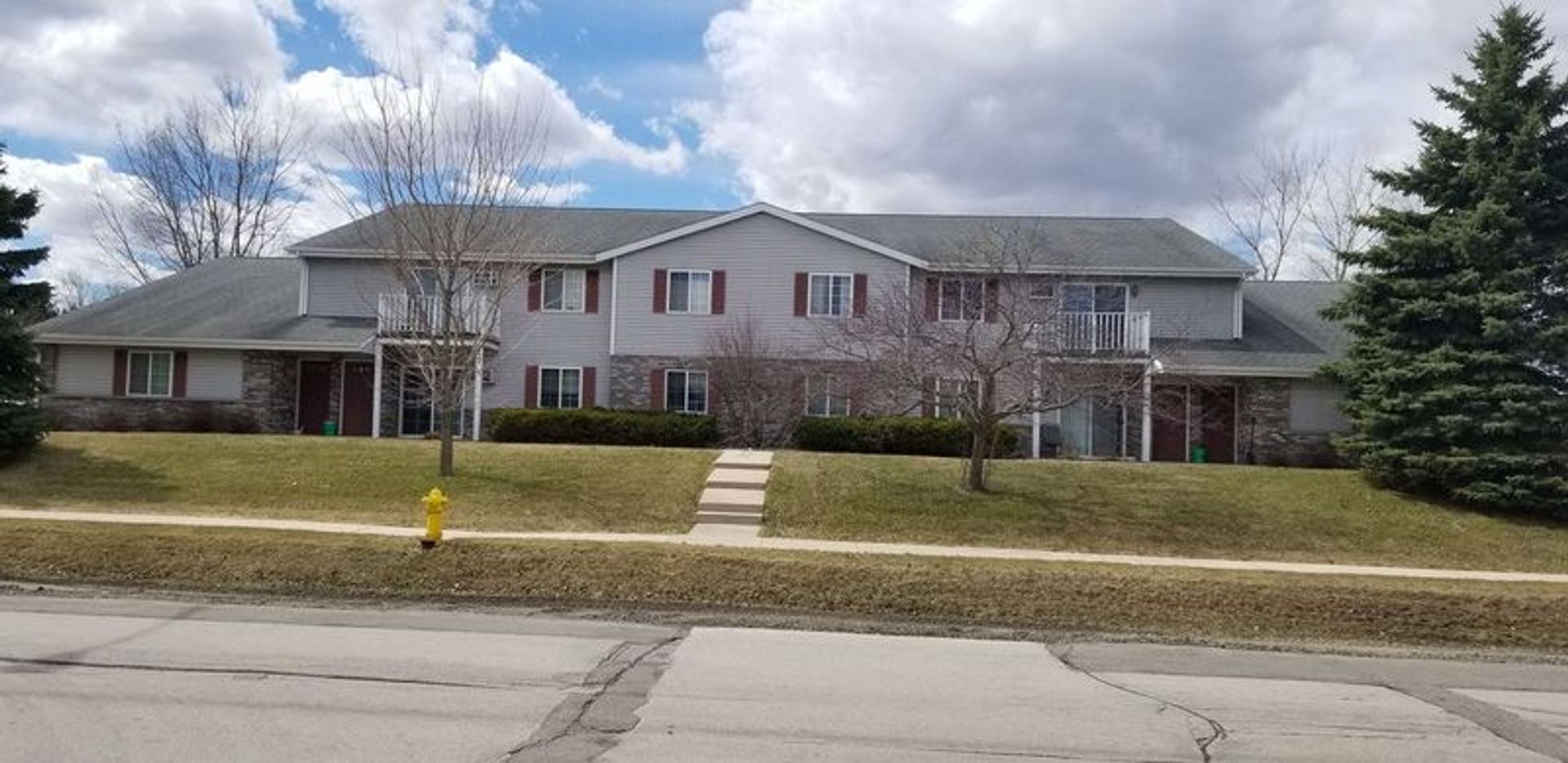 West Bend Apartment: 2200 Sylvan Way