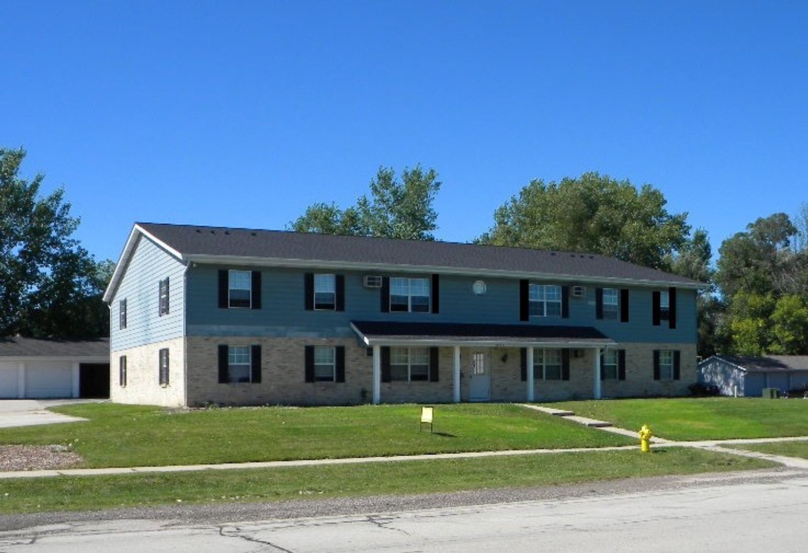 West Bend Apartment: 2008 Sylvan Way