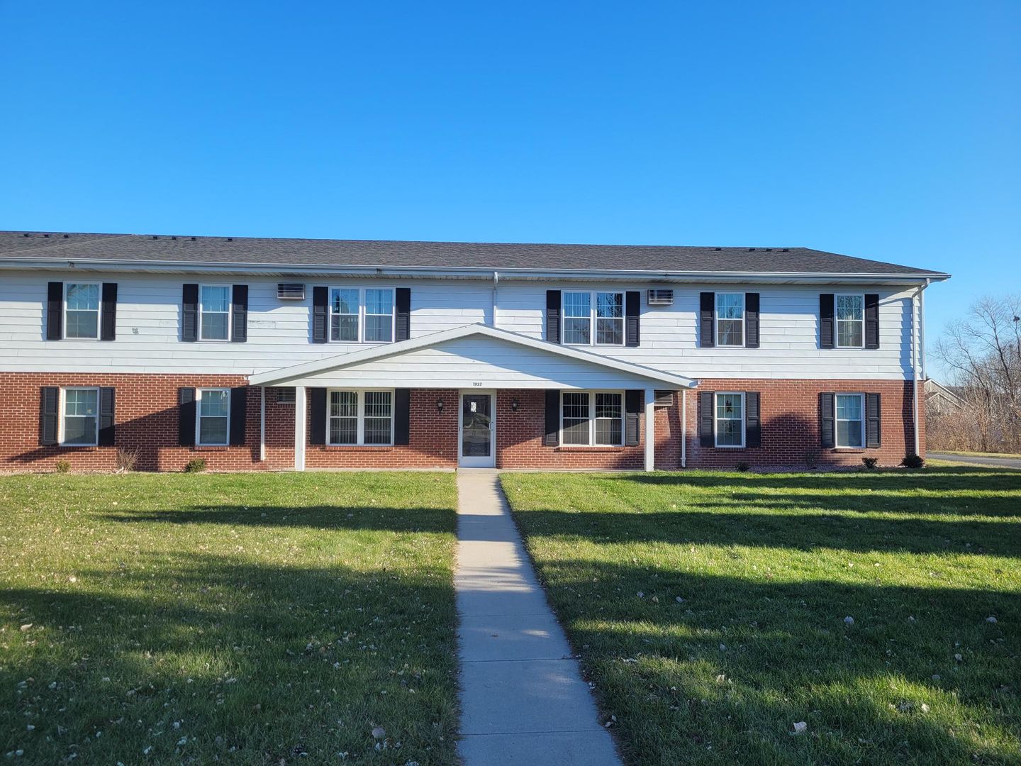 West Bend Apartment: 1937 Sylvan Way
