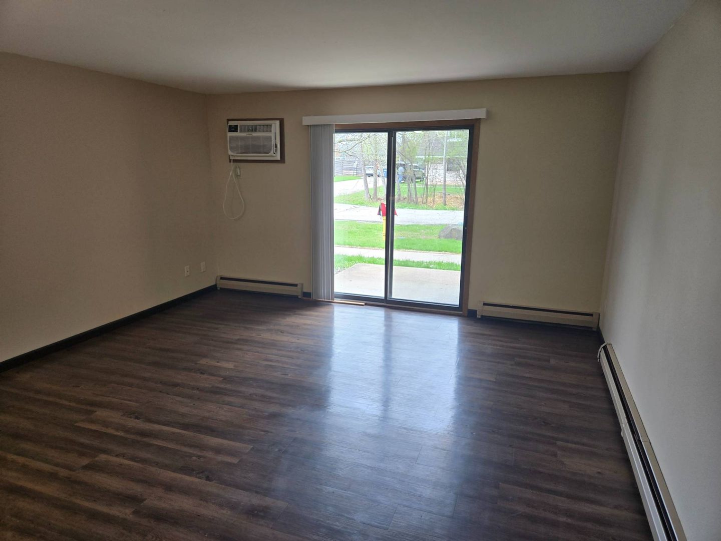 Appleton Apartment: 2521 Honey Lou Court