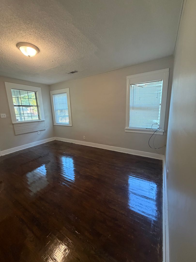 1833 Walker Ave 5 of 12