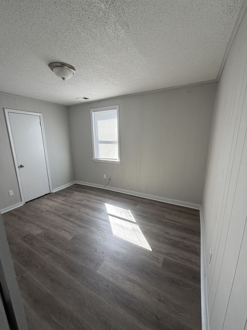 432 N Montgomery St 6 of 7