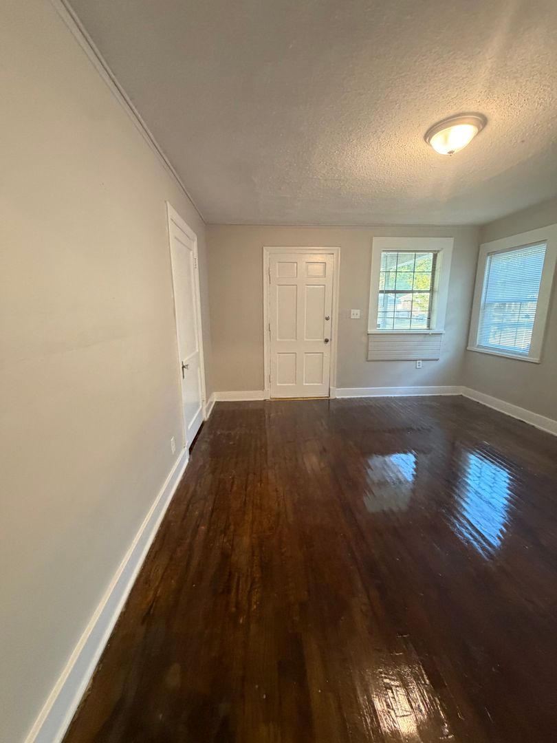 1833 Walker Ave 6 of 12