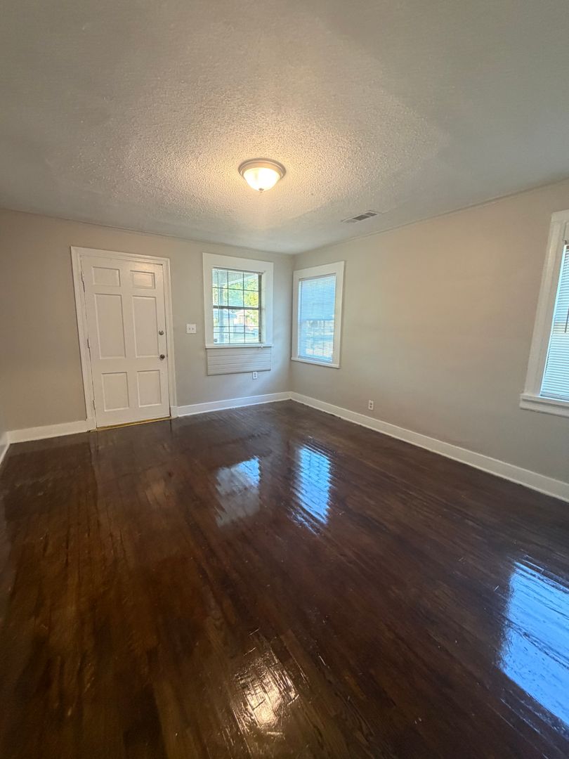 1833 Walker Ave 4 of 12