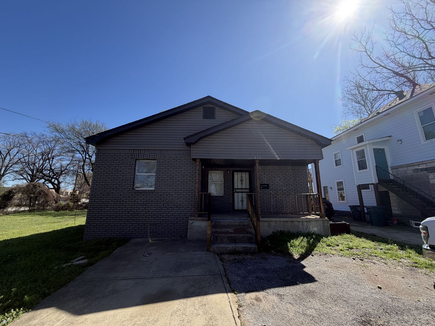 Memphis House: 432 N Montgomery St