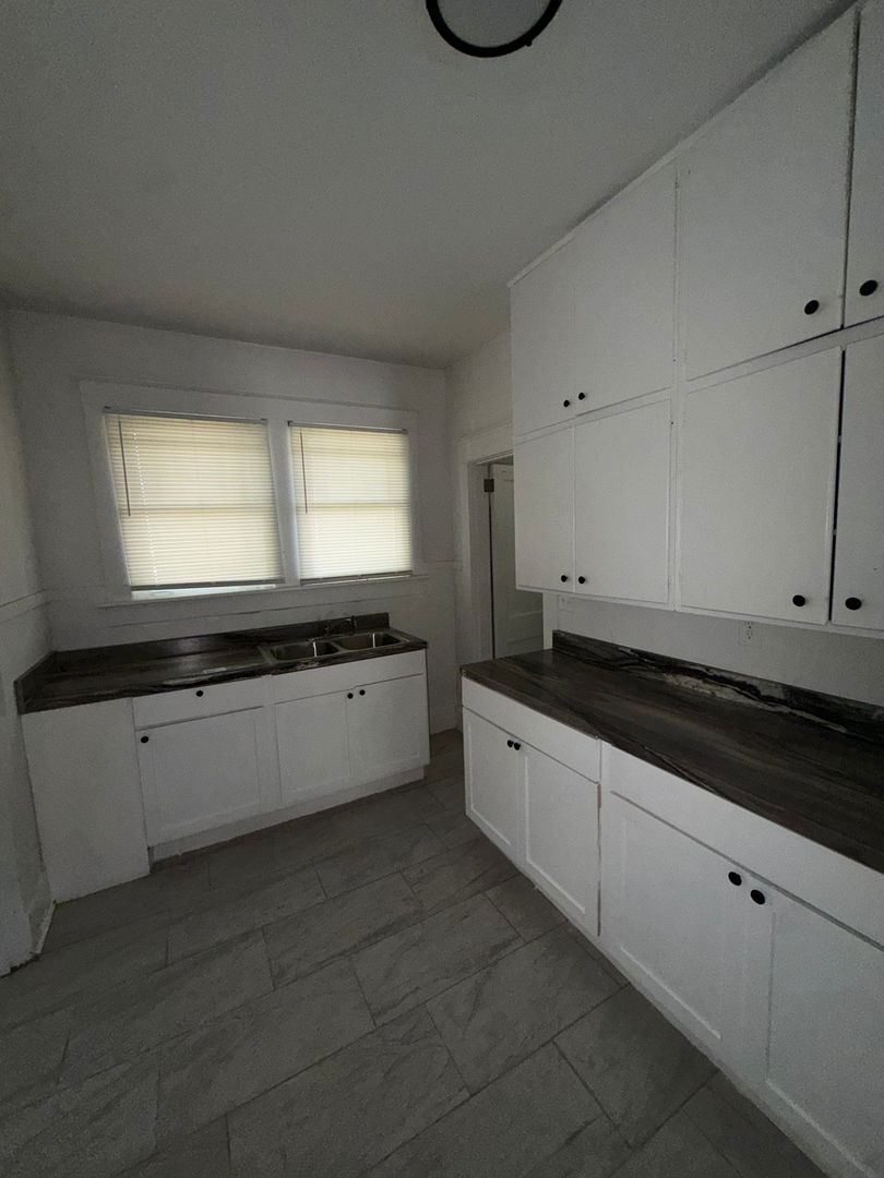 3232 Coleman Ave 10 of 12