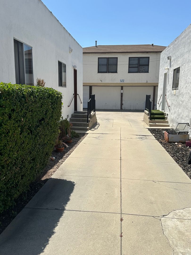 LA MESA Apartment: 8317.5 UNIVERSITY AVE.