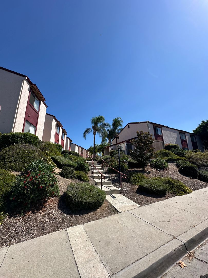 San Diego Apartment: 5721 Lake Murray Blvd