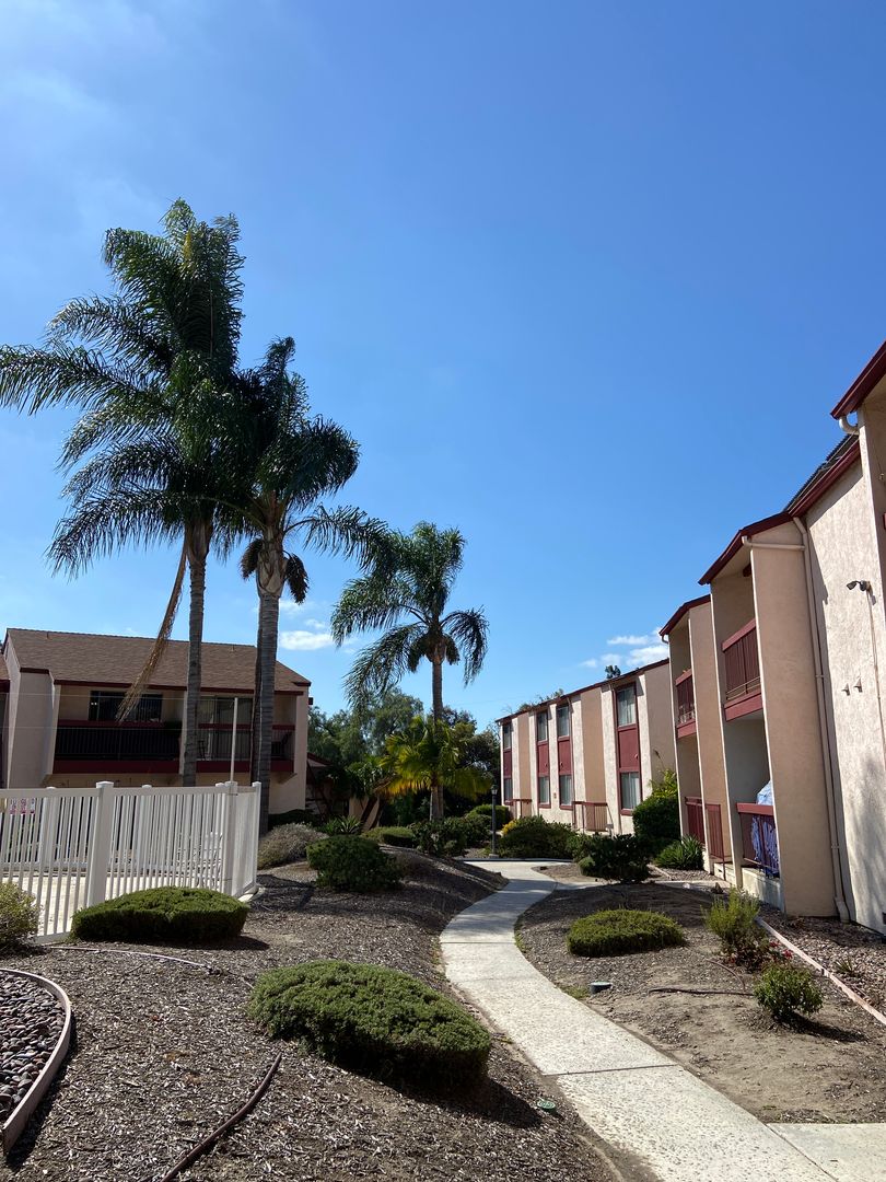 San Diego Apartment: 5721 Lake Murray Blvd