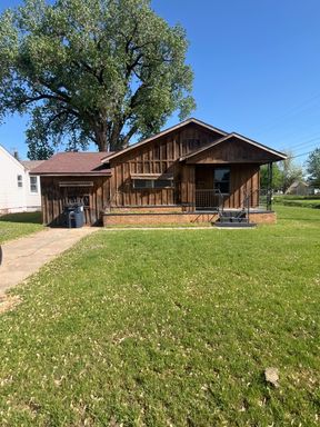 230 E Hickory – photo 1
