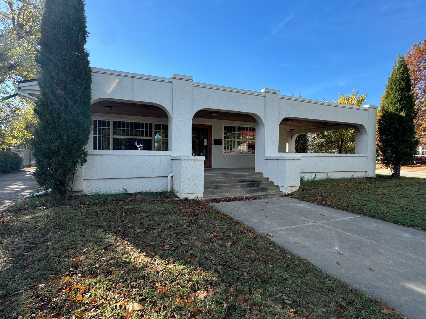 Enid House: 1523 W Broadway ave