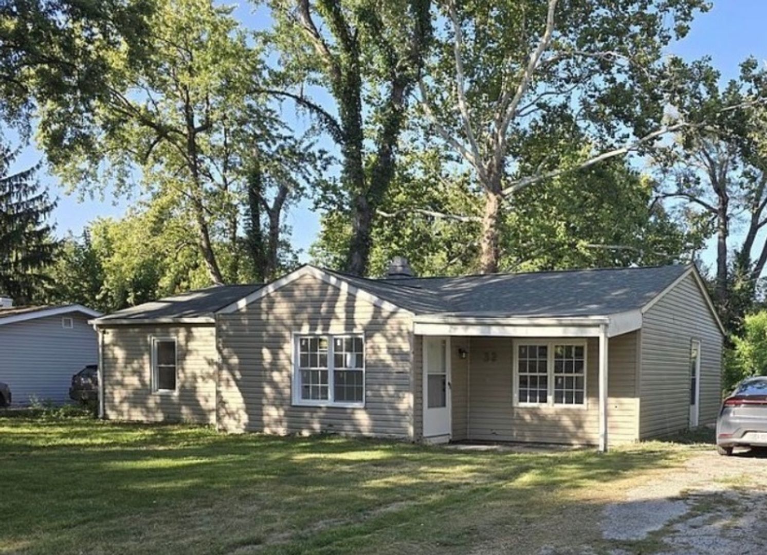 Cahokia House: 32 Drexel Drive