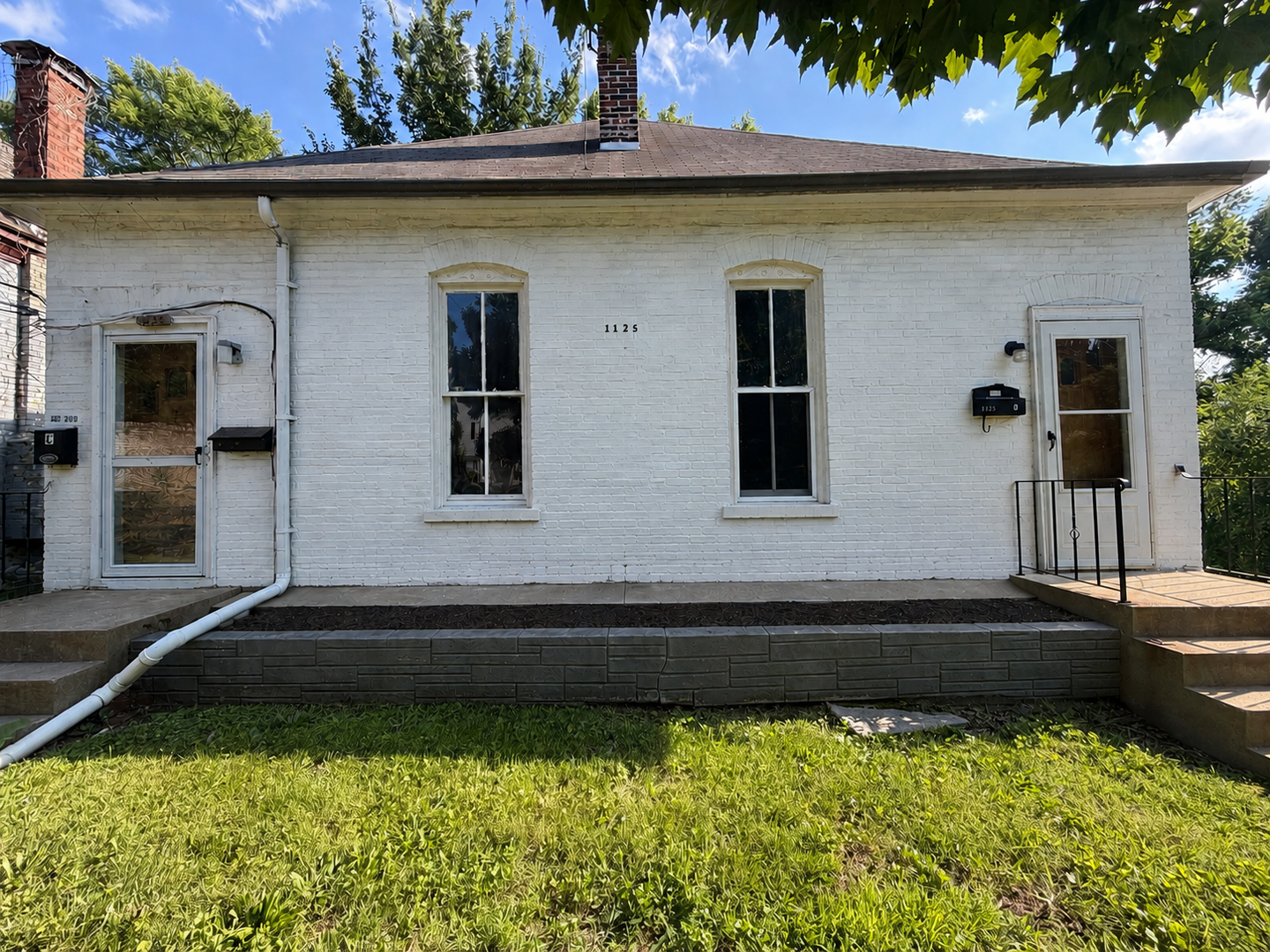 Alton Apartment: 1125 East 5th Street