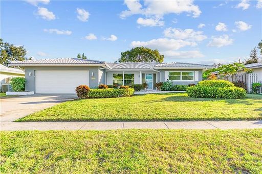 Make this Cute 3 bedroom 2 bath home yours! – photo 1