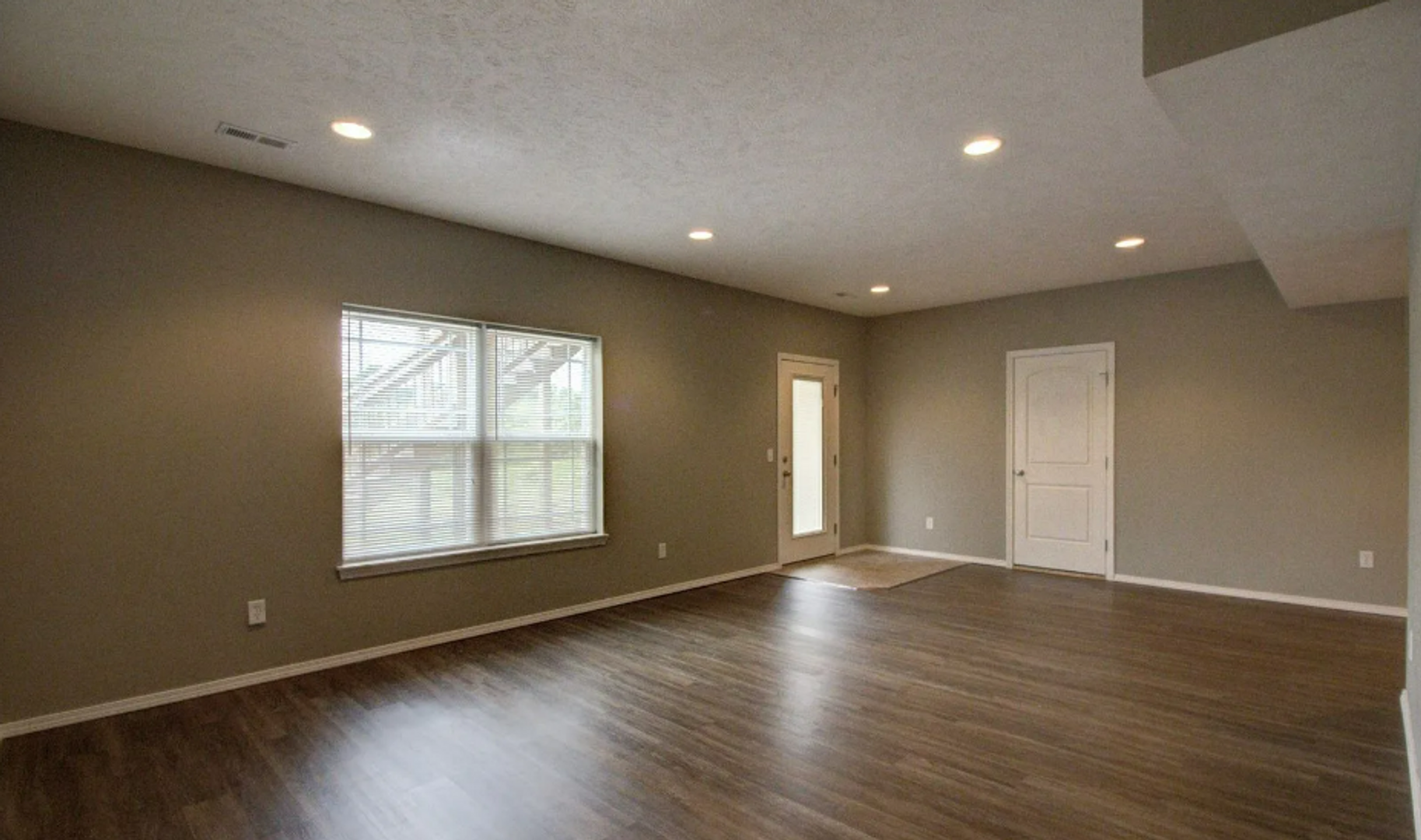 Springfield House: 2460 W Spring Water St