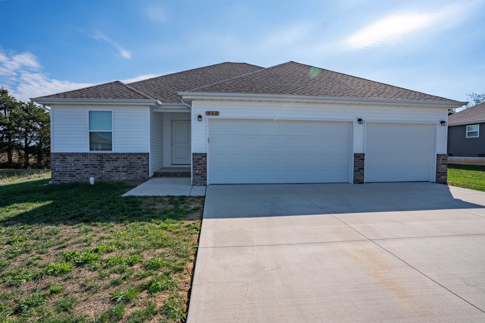 Republic House: 856 W Navajo St