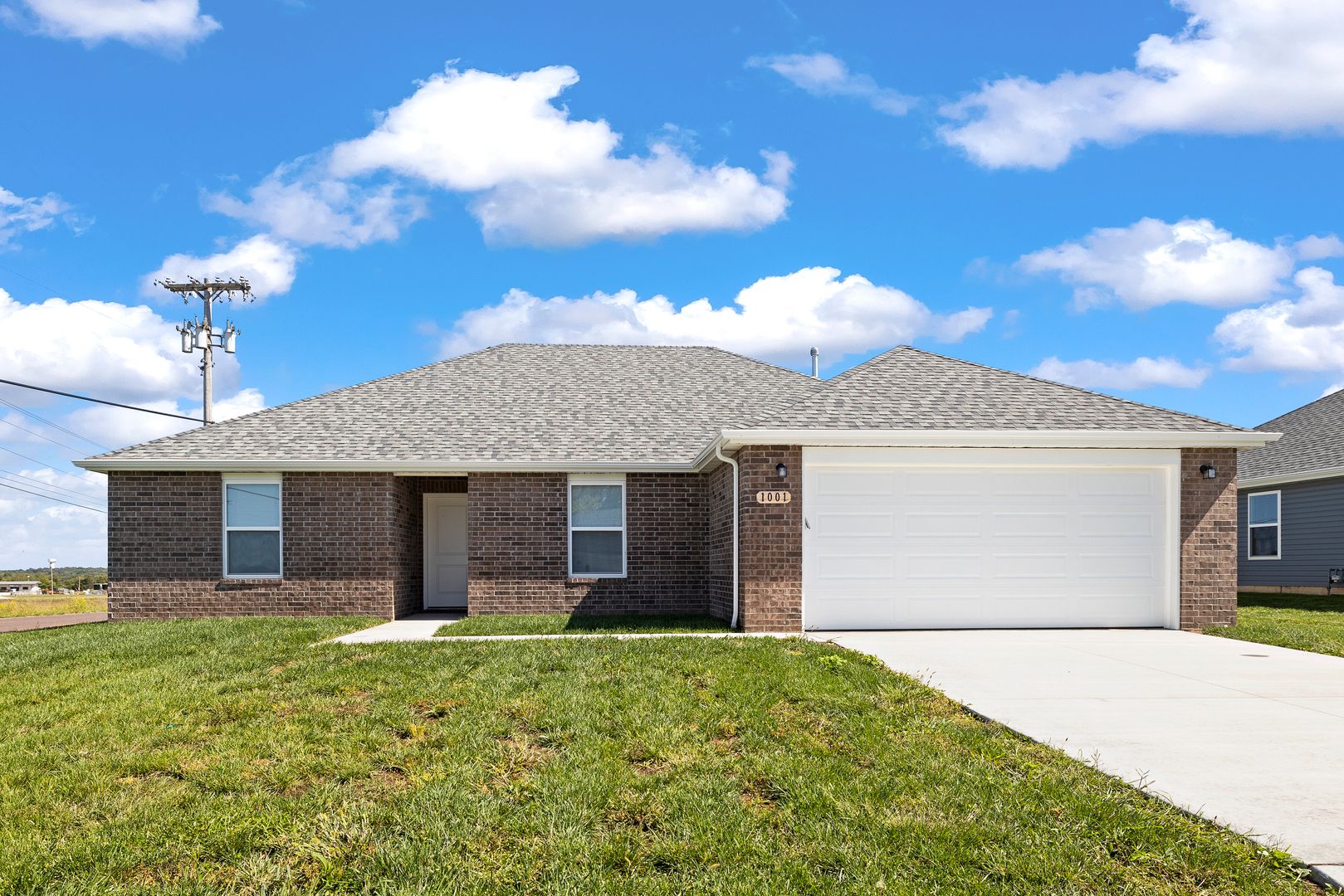 Monett House: 1001 Abbey Ave