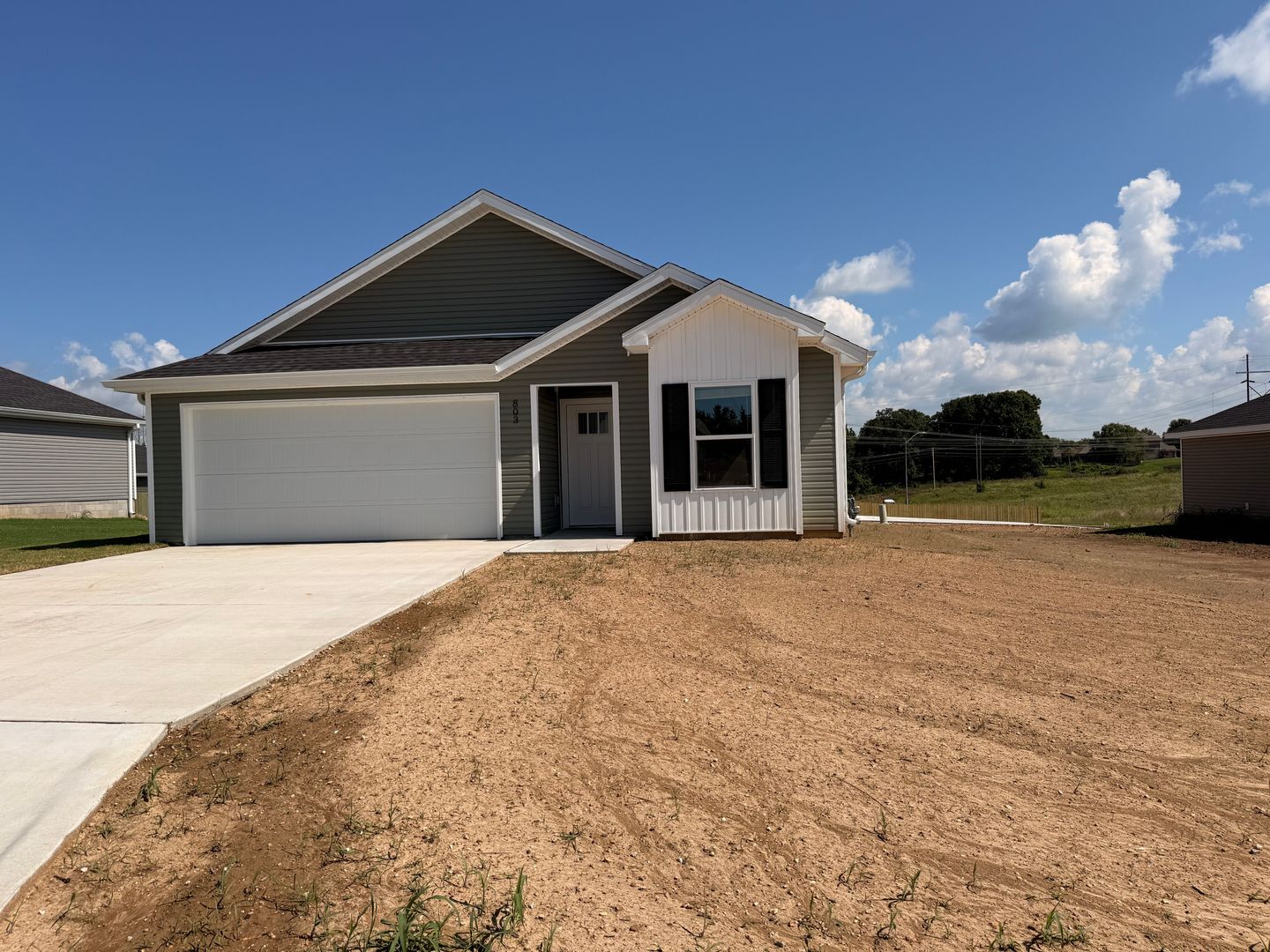 Nixa House: 803 W Meason Ave