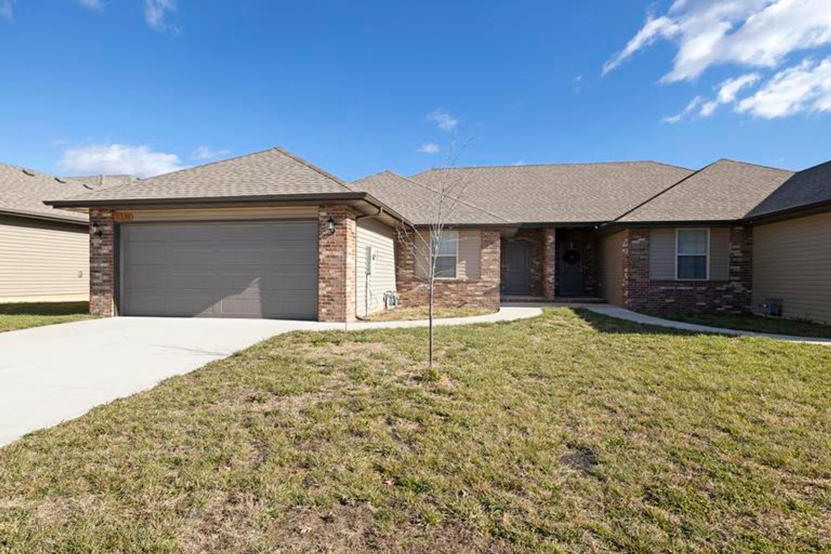 Republic House: 1330 S Normandy Ave